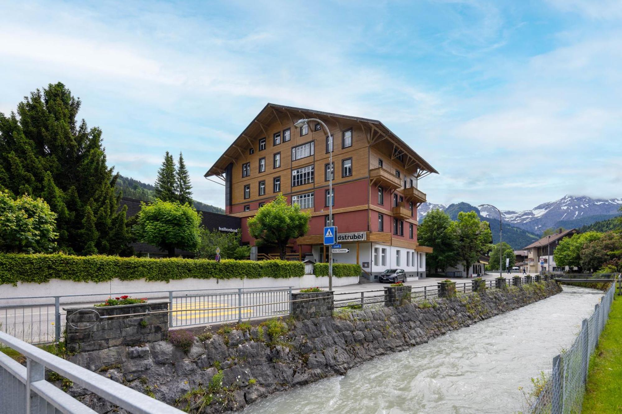Sporthotel Wildstrubel Lenk Exterior foto